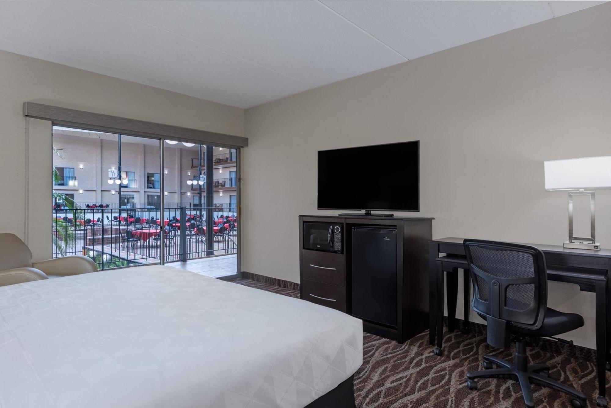 Holiday Inn Des Moines-Airport Conf Center By Ihg Zewnętrze zdjęcie