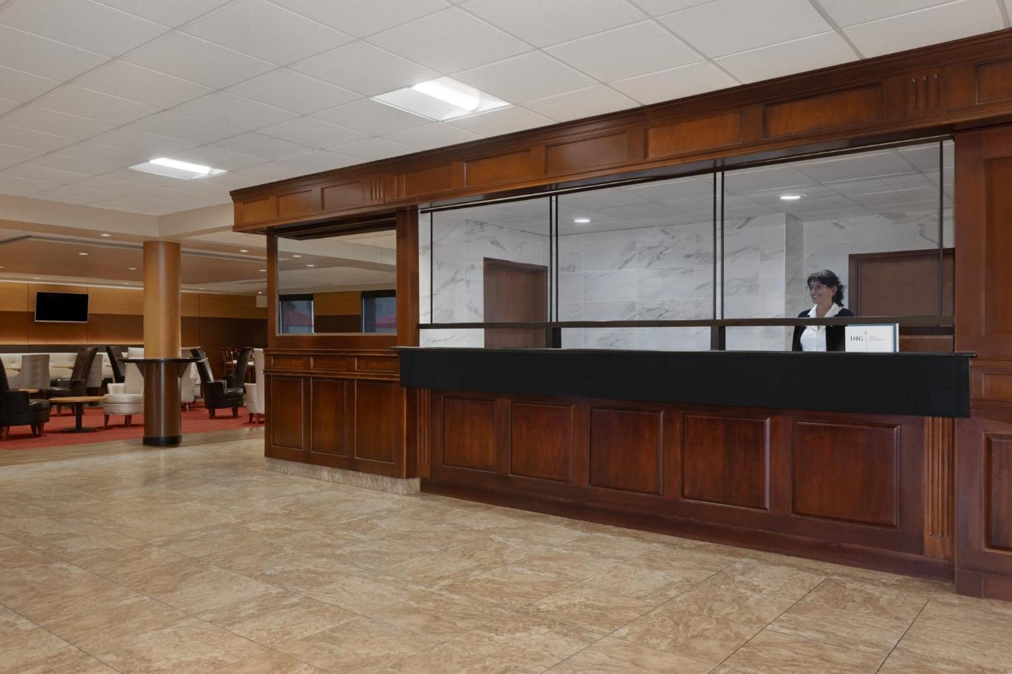 Holiday Inn Des Moines-Airport Conf Center By Ihg Zewnętrze zdjęcie