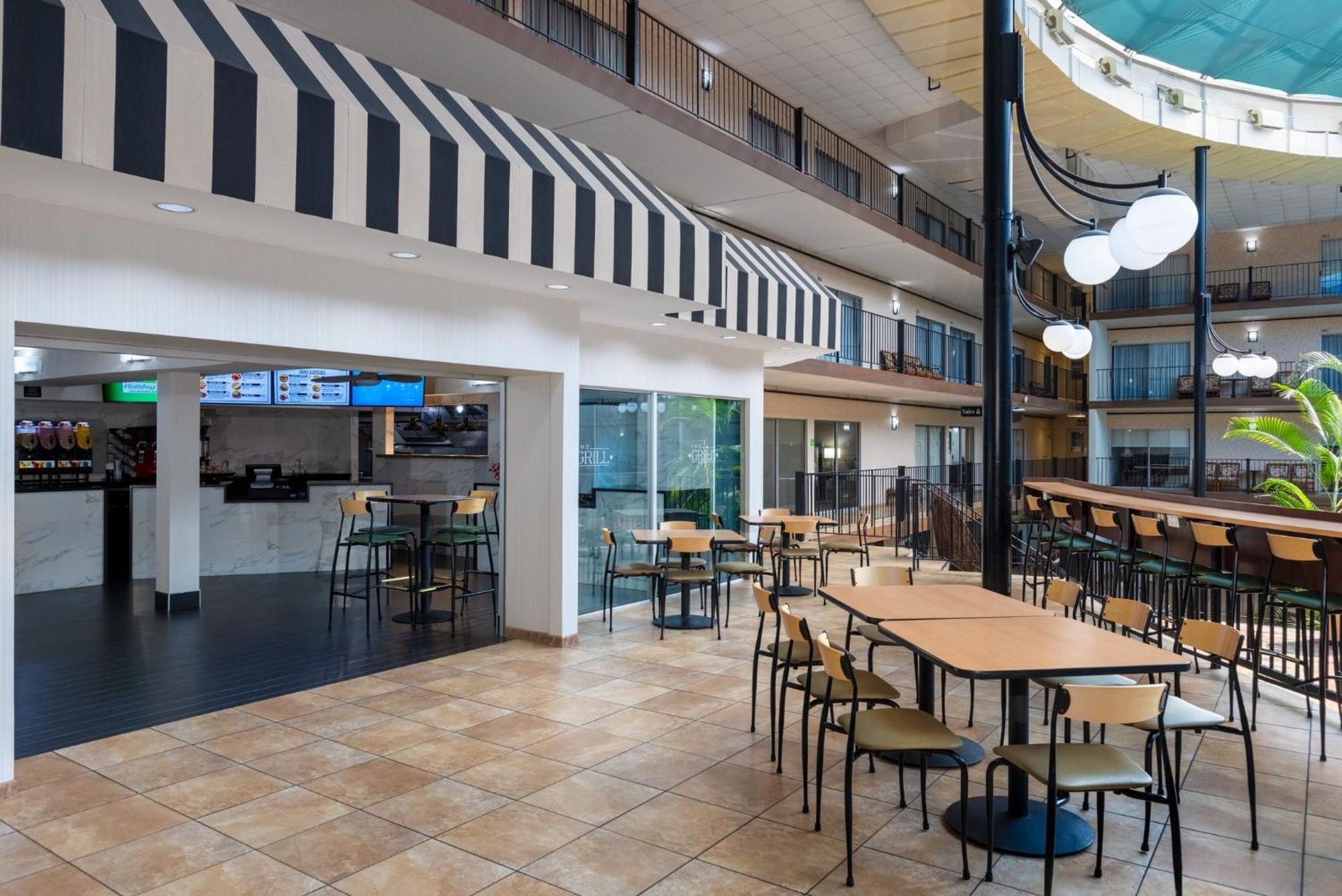 Holiday Inn Des Moines-Airport Conf Center By Ihg Zewnętrze zdjęcie